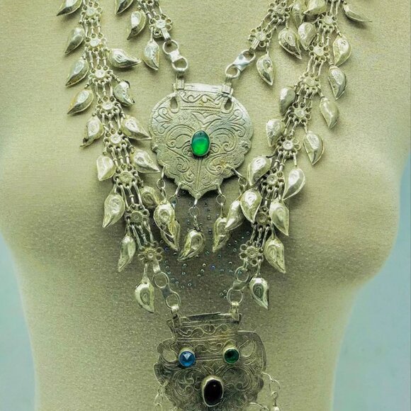 Vintage Bib Necklace With Two Layers Pendants and Leaf Style Tassels - Picture 6 of 10